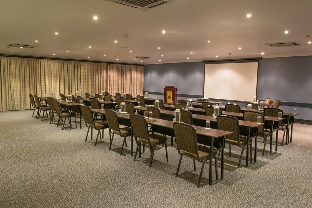 Peermont Mondior Hotel Gaborone Ngoại thất bức ảnh