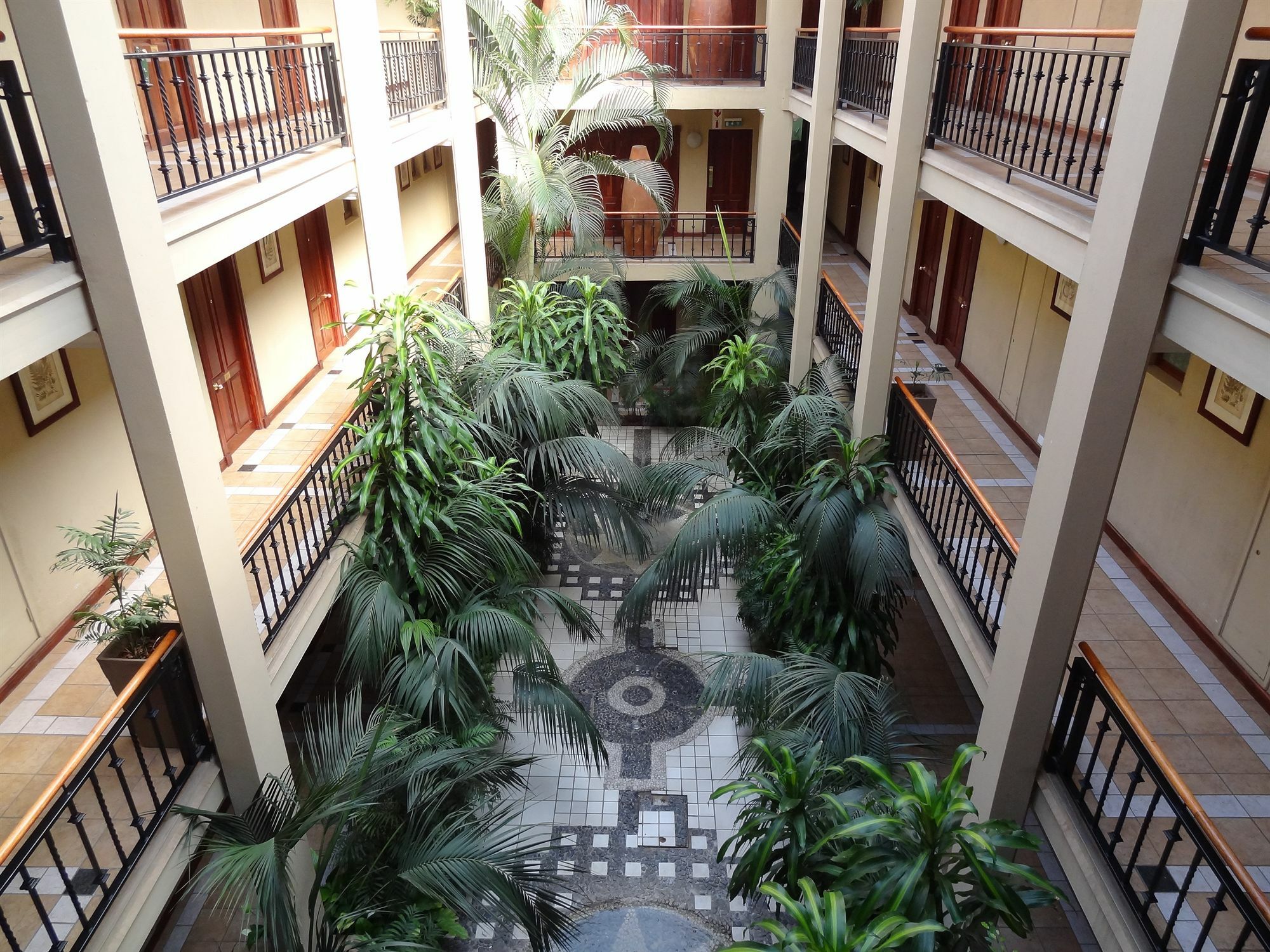 Peermont Mondior Hotel Gaborone Ngoại thất bức ảnh